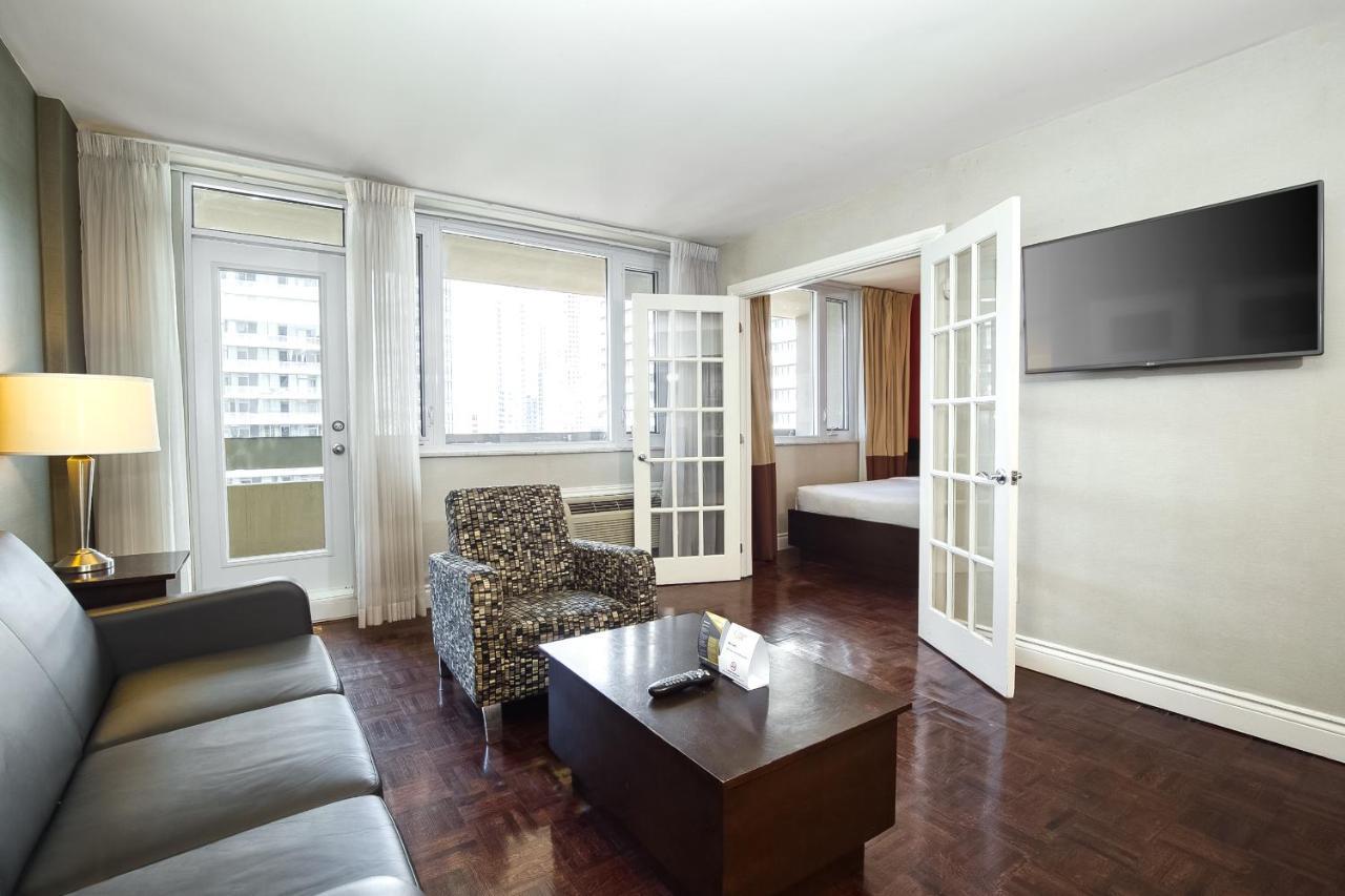 Town Inn Suites Hotel Toronto Bagian luar foto