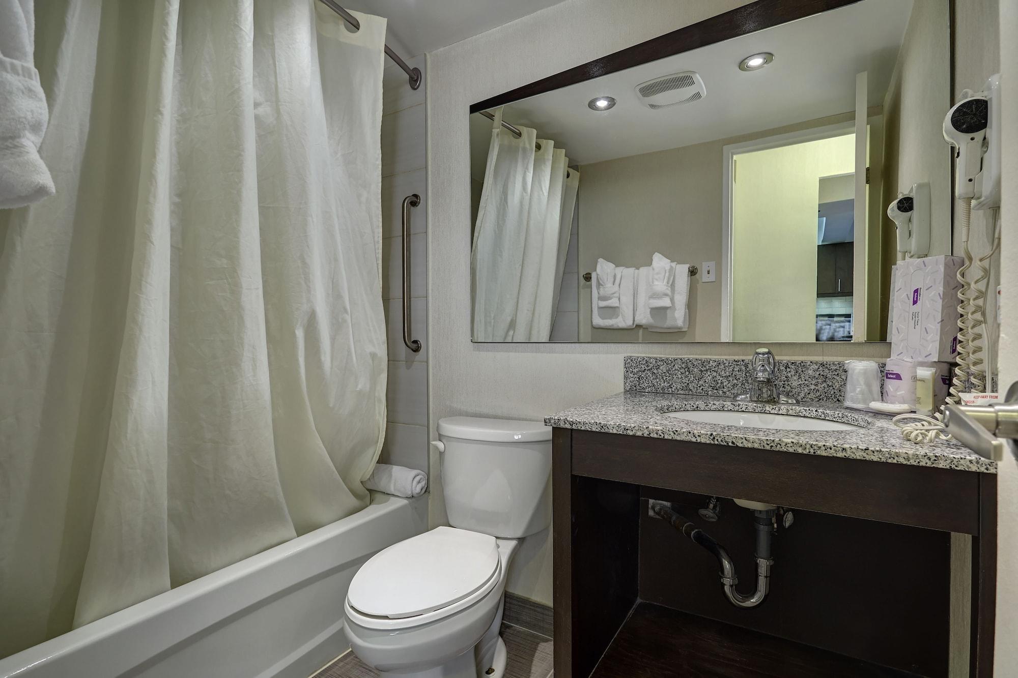 Town Inn Suites Hotel Toronto Bagian luar foto