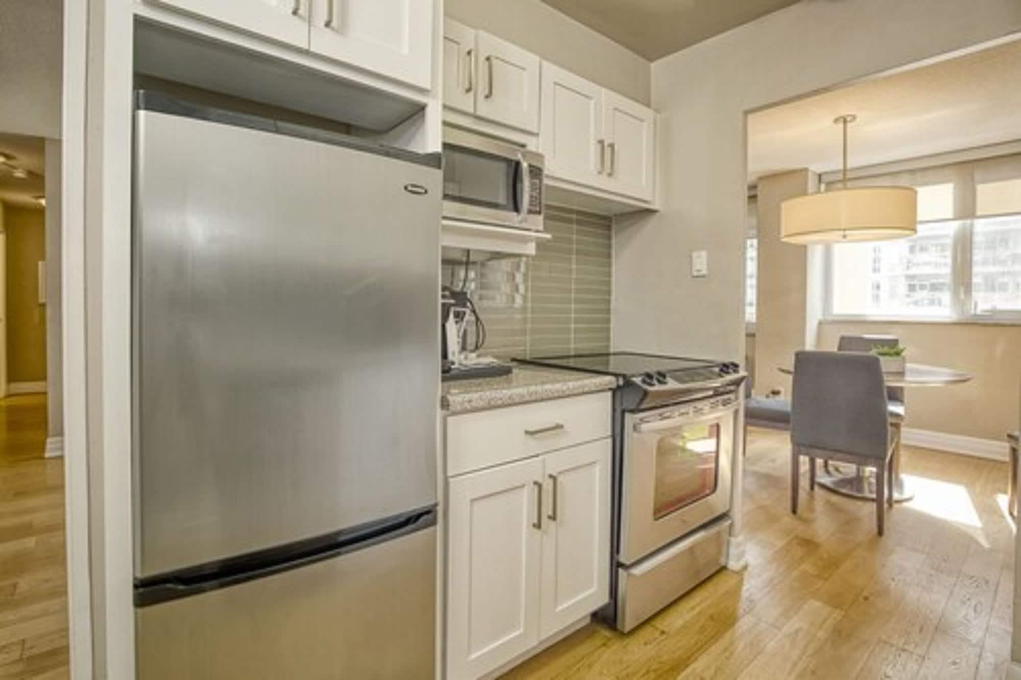 Town Inn Suites Hotel Toronto Bagian luar foto