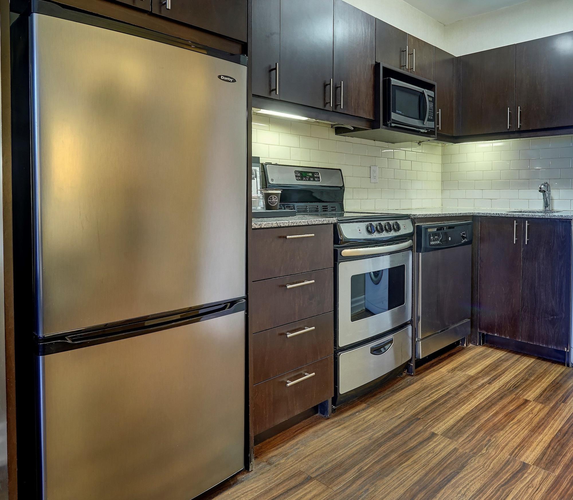Town Inn Suites Hotel Toronto Bagian luar foto
