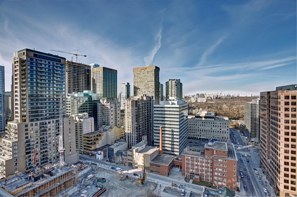 Town Inn Suites Hotel Toronto Bagian luar foto