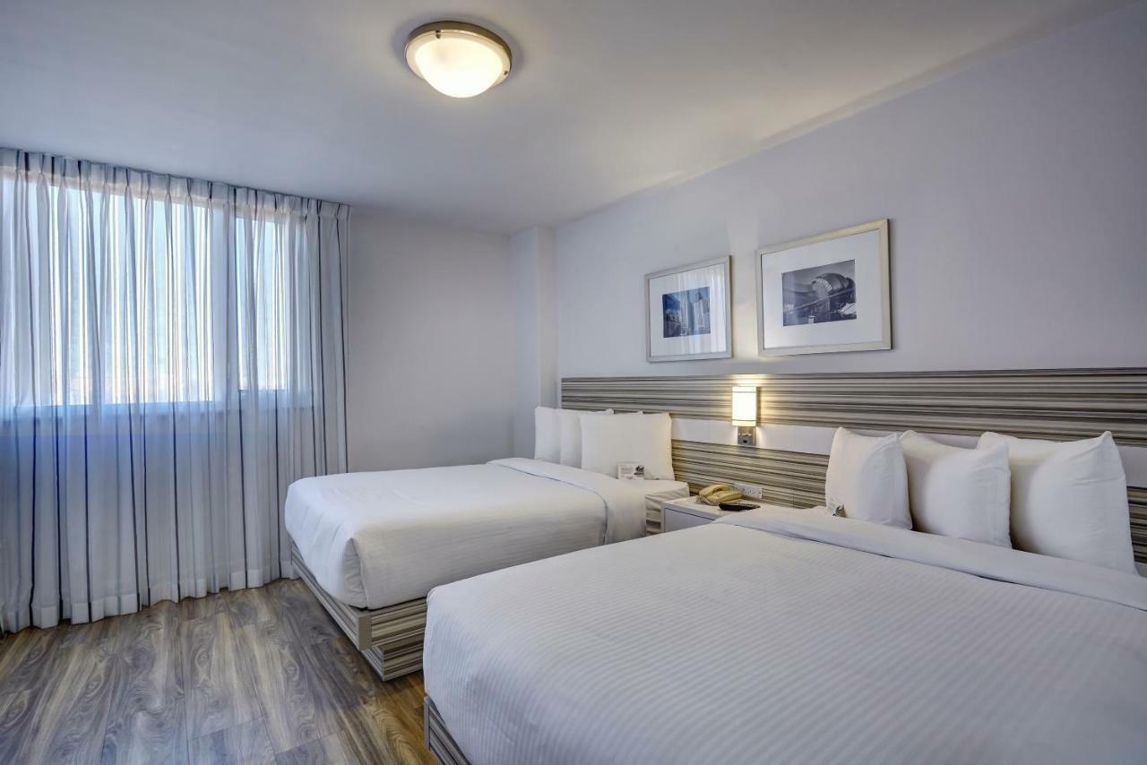Town Inn Suites Hotel Toronto Bagian luar foto